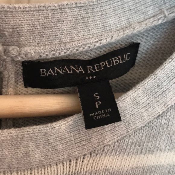 ⬇️Short sleeve sweater dress by Banana Republic - Picture 3 of 7